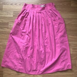 Vintage high waisted skirt.